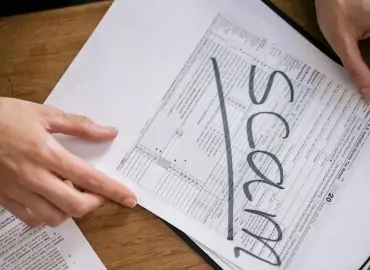 découvrez les différentes arnaques qui ciblent les consommateurs, apprenez à les identifier et à vous en protéger efficacement. protégez vos informations personnelles et financières grâce à nos conseils sur les scams les plus courants.