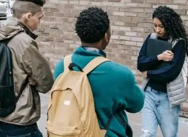 découvrez ce qu'est le harcèlement moral, ses impacts sur la victime et les moyens de s'en protéger. informez-vous sur les différentes formes de harcèlement psychologique afin de mieux comprendre ce phénomène et de promouvoir un environnement de travail sain.