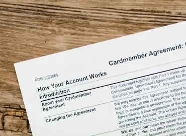 découvrez les conséquences et les solutions possibles en cas de gel de votre compte bancaire. que faire pour débloquer votre situation et protéger vos finances?