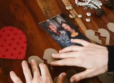 explorez les implications du divorce pour faute en france, une procédure légale qui permet de mettre fin à un mariage en raison du comportement fautif d'un des époux. découvrez les critères, les conséquences et les étapes à suivre pour engager cette procédure.