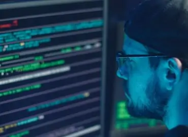 découvrez les enjeux du cybercrime, ses impacts sur la sécurité numérique et les moyens de protection. explorez les types de menaces et comment vous prémunir contre les attaques en ligne.