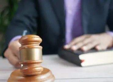 découvrez les droits des auteurs, des protections légales essentielles qui garantissent la reconnaissance et la rémunération des créateurs d'œuvres littéraires, artistiques et scientifiques. informez-vous sur la gestion de vos droits d'auteur et sur les enjeux actuels liés à la propriété intellectuelle.