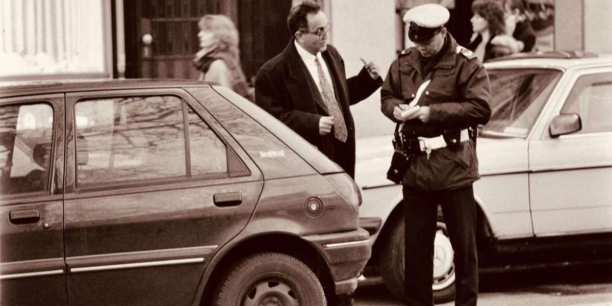 découvrez comment contester une contravention de stationnement avec succès. suivez nos conseils pratiques et juridiques pour défendre vos droits et réduire vos amendes.