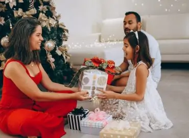 découvrez les essentiels du co-parenting : des conseils pratiques, des stratégies de communication et des outils pour favoriser une co-éducation harmonieuse entre parents séparés. apprenez à surmonter les défis et à créer un environnement serein pour le bien-être de vos enfants.