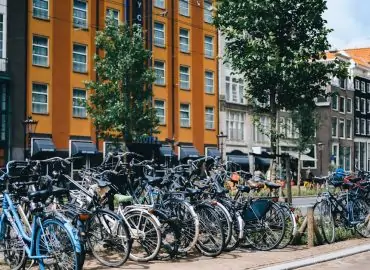 découvrez comment gérer un bail précaire en toute sérénité. explorez nos conseils pour naviguer les aspects juridiques et pratiques afin de sécuriser votre logement malgré la nature instable de ce type de contrat.