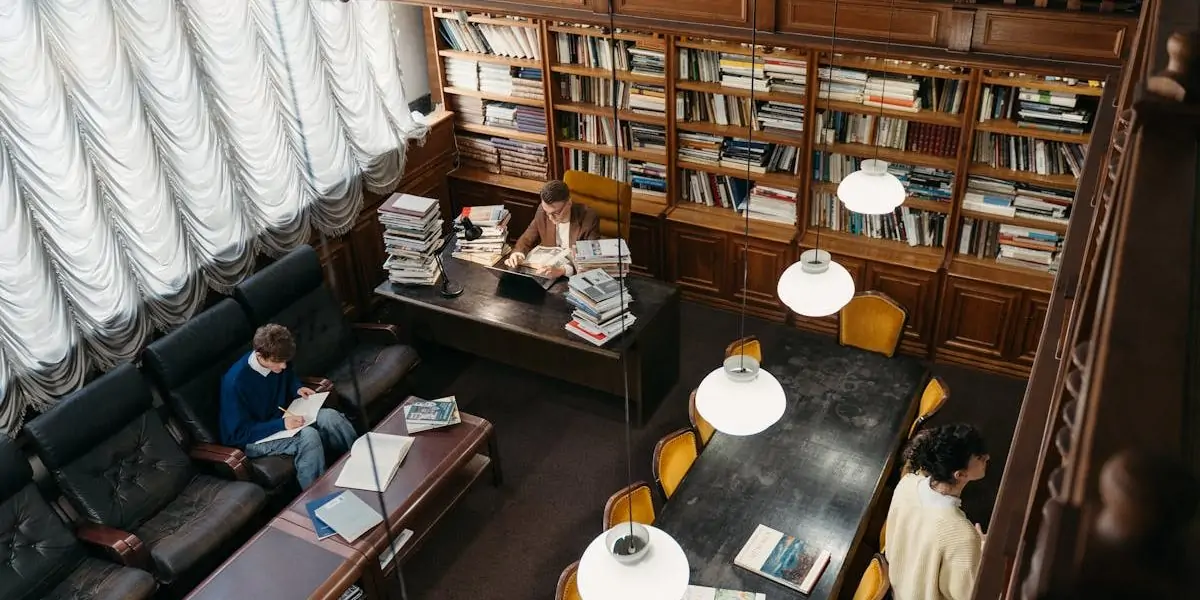 découvrez les enjeux du droit du travail et de la propriété intellectuelle en france. apprenez comment ces domaines juridiques interagissent et protègent les droits des travailleurs et des créateurs.