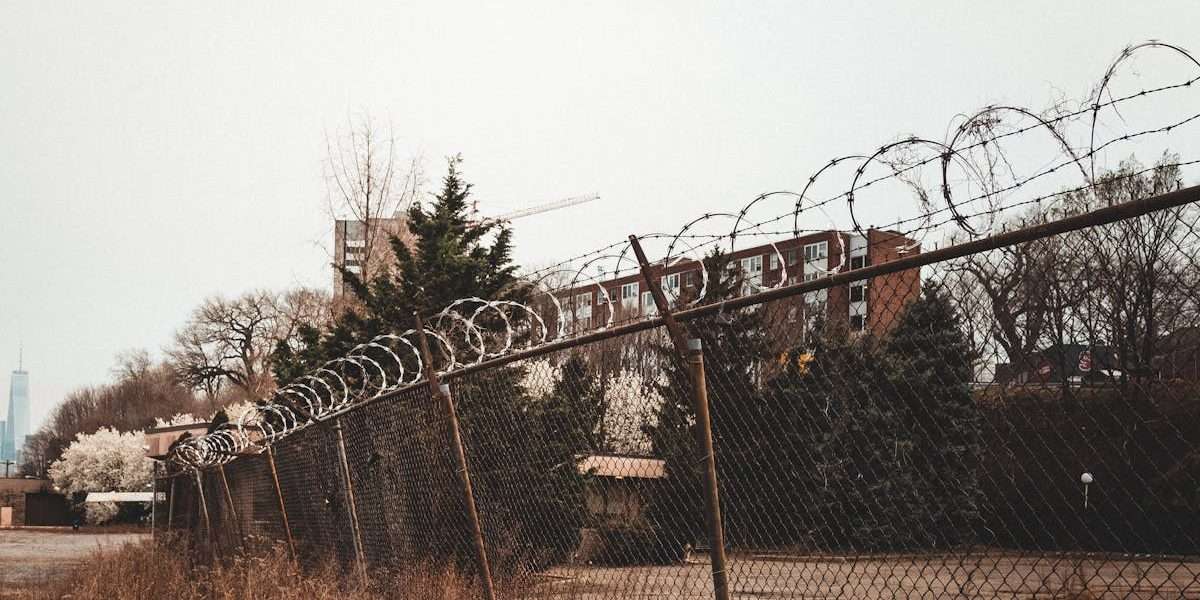 découvrez l'importance de la protection de la propriété intellectuelle pour sécuriser vos innovations et créations. apprenez les différentes formes de protection, les droits qui en découlent et comment préserver votre patrimoine intellectuel dans un monde numérique en constante évolution.
