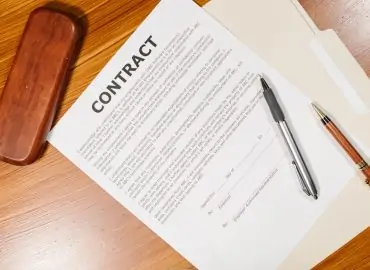 découvrez tout ce qu'il faut savoir sur la résiliation d'un contrat de travail : procédures, droits et obligations des employeurs et des employés, ainsi que les recours possibles en cas de litige.