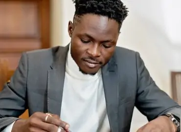 découvrez les services de notariat essentiels pour vos transactions juridiques, succès immobiliers et testaments. faites confiance à un notaire compétent pour protéger vos intérêts et assurer la validité de vos documents légaux.