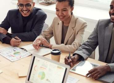 découvrez les avantages et les enjeux de la co-propriété. apprenez à gérer efficacement les relations entre copropriétaires et à optimiser la gestion de vos biens communs.