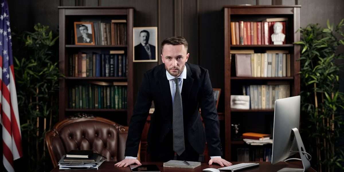 découvrez l'expertise de notre avocat pour vous accompagner dans votre défense juridique, vous conseiller sur vos droits et vous représenter efficacement devant les tribunaux. votre partenaire de confiance en matière de droit.