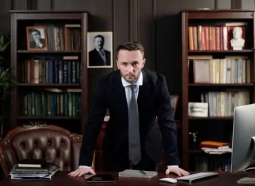 découvrez l'expertise de notre avocat pour vous accompagner dans votre défense juridique, vous conseiller sur vos droits et vous représenter efficacement devant les tribunaux. votre partenaire de confiance en matière de droit.