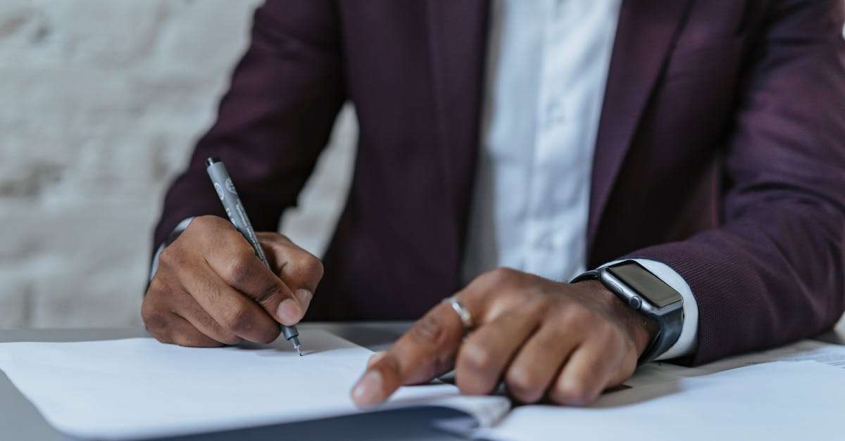découvrez les principes fondamentaux du droit des affaires, incluant la réglementation, les contrats, et les responsabilités légales des entreprises. explorez comment le droit des affaires influence les opérations commerciales et protège les droits des entrepreneurs.