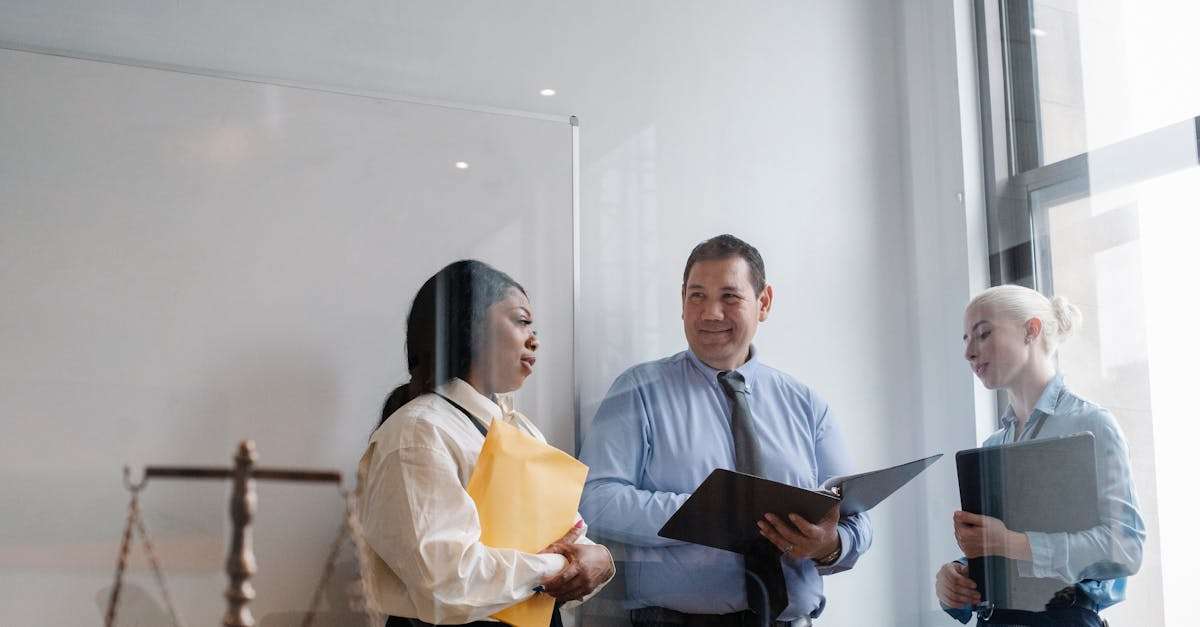 découvrez les services d'un avocat d'affaires expert, prêt à vous accompagner dans la création, la gestion et la protection de votre entreprise. bénéficiez de conseils juridiques adaptés à vos besoins pour naviguer dans le monde des affaires en toute sérénité.