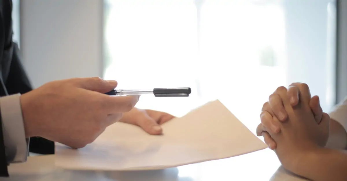 découvrez tout ce qu'il faut savoir sur le contrat à durée déterminée (cdd) : définition, avantages, et conditions pour bien encadrer votre emploi temporaire. informez-vous sur les droits et obligations des employeurs et des employés pour tirer le meilleur parti de ces contrats.