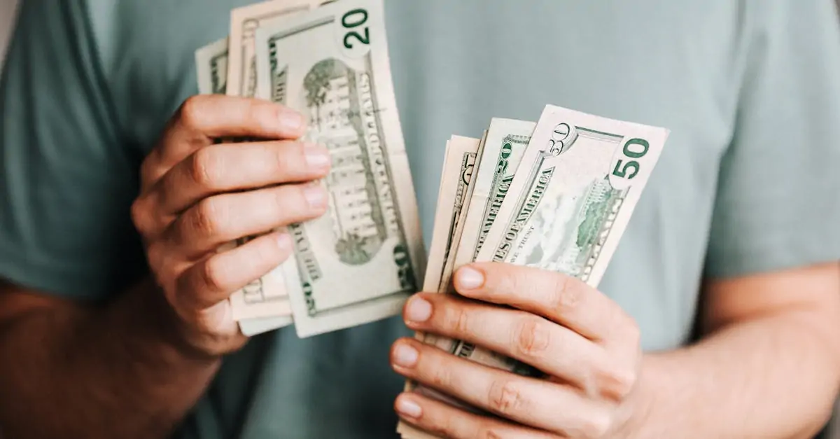découvrez les différences entre le salaire brut et le salaire net, apprenez comment ces deux notions impactent votre rémunération et calculez combien il vous reste réellement aprÚs déductions fiscales et charges sociales.