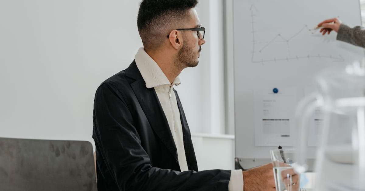 découvrez les enjeux de la succession ab intestat en france, ses implications juridiques et comment gérer la répartition des biens en l'absence de testament. informez-vous sur vos droits et les démarches à suivre en cas de décès sans héritier désigné.