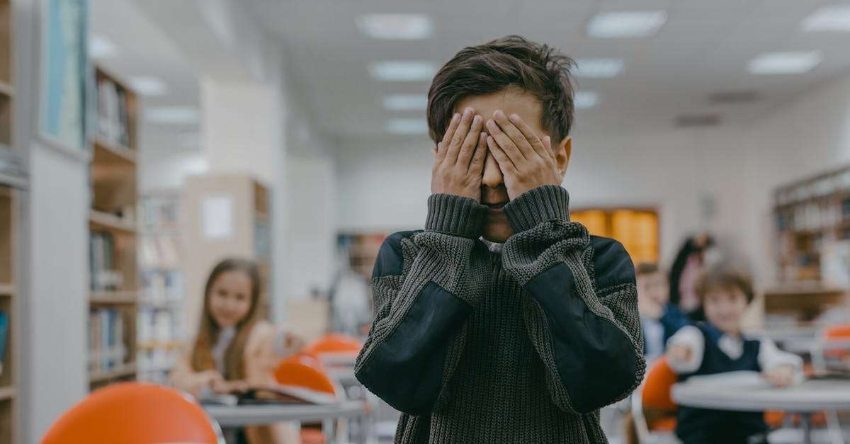découvrez les enjeux du harcèlement moral : ses définitions, ses conséquences sur la santé mentale et des conseils pratiques pour le reconnaître et y faire face. informez-vous pour mieux comprendre ce phénomène souvent tabou.