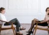 découvrez les coûts associés au divorce, y compris les frais juridiques, les processus de médiation et les impacts financiers. obtenez des conseils pour gérer votre budget pendant cette période difficile.