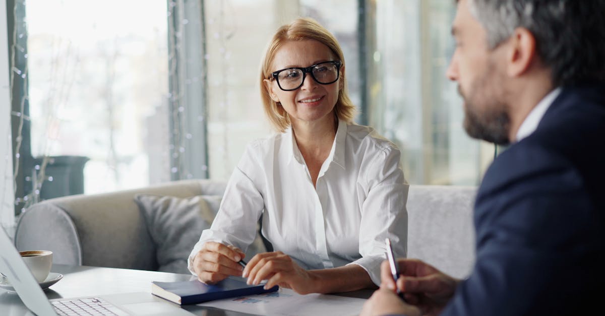 découvrez l'art de la communication efficace : des conseils pratiques pour améliorer vos échanges, renforcer vos relations et optimiser votre impact. apprenez à écouter, à vous exprimer avec clarté et à adapter votre message selon votre auditoire.