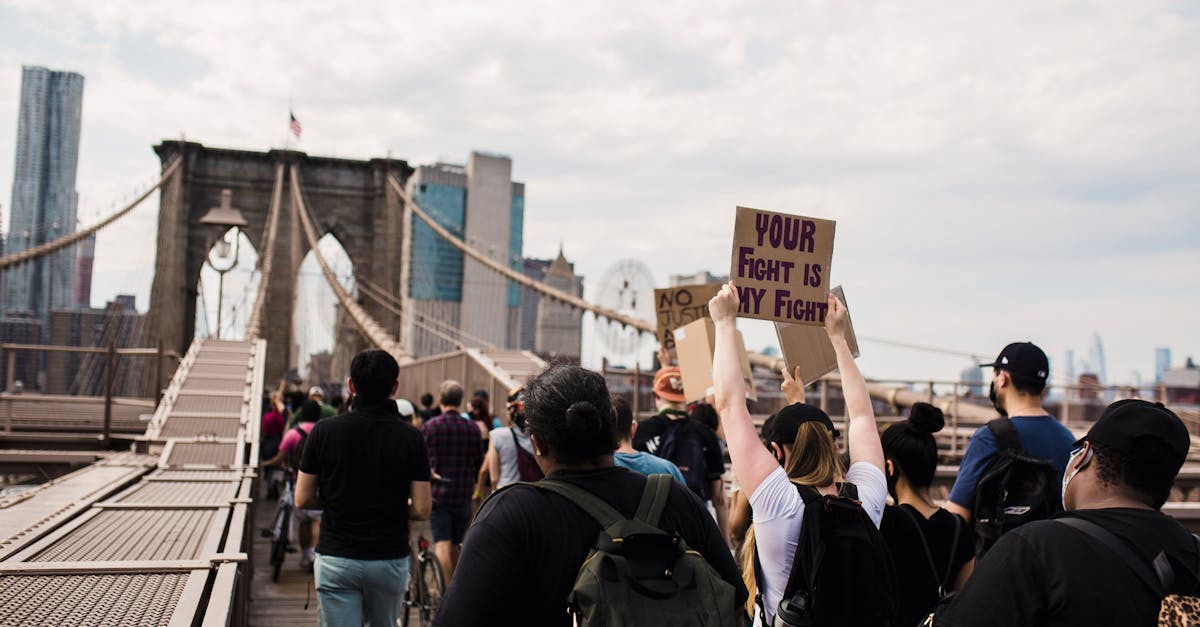 découvrez les enjeux de la discrimination dans notre société. analyse des différentes formes de discrimination, leurs impacts sur les individus et les solutions pour promouvoir l'inclusion et l'égalité des droits.