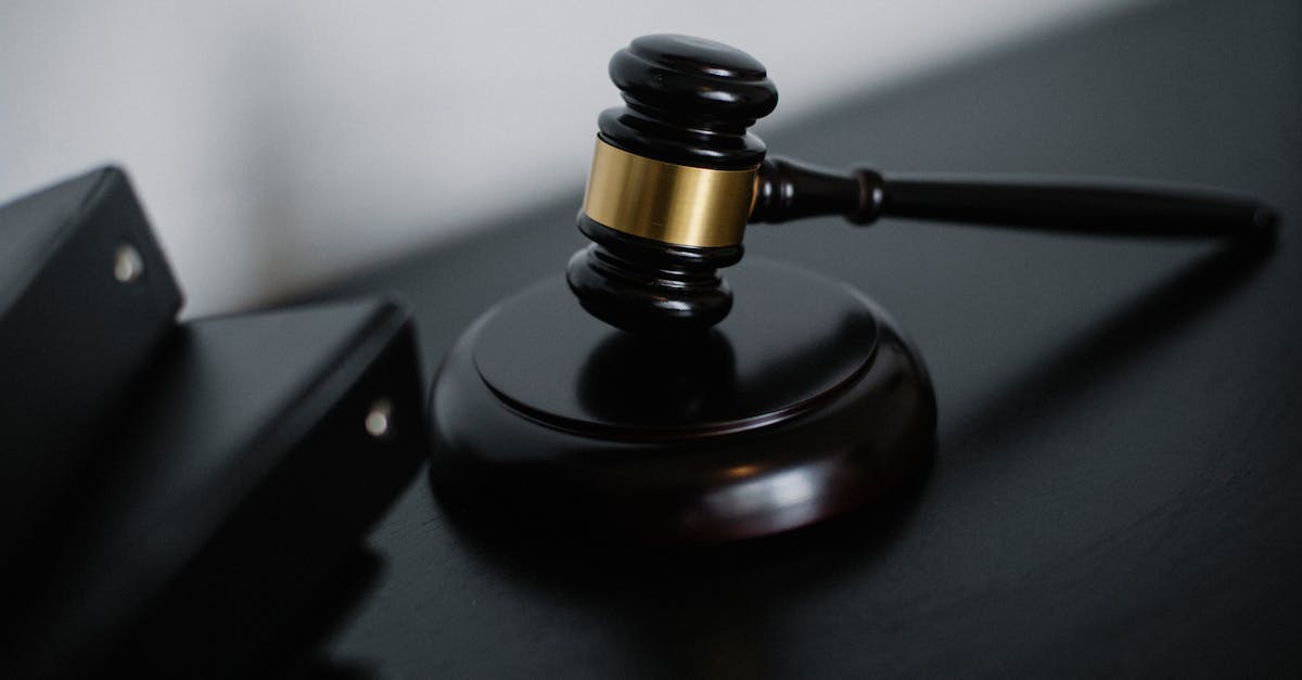 découvrez les étapes essentielles pour déposer une plainte auprès d'un tribunal du travail en france. informez-vous sur vos droits, le processus juridique et les conseils pour maximiser vos chances de succès dans vos démarches.
