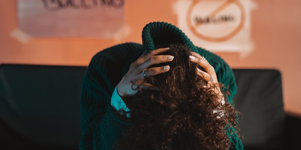 découvrez les caractéristiques et les conséquences de l'abus psychologique, une forme insidieuse de manipulation qui peut affecter profondément la santé mentale des victimes. apprenez à identifier les signes, à comprendre son impact et à trouver des ressources pour se libérer de cette violence invisible.