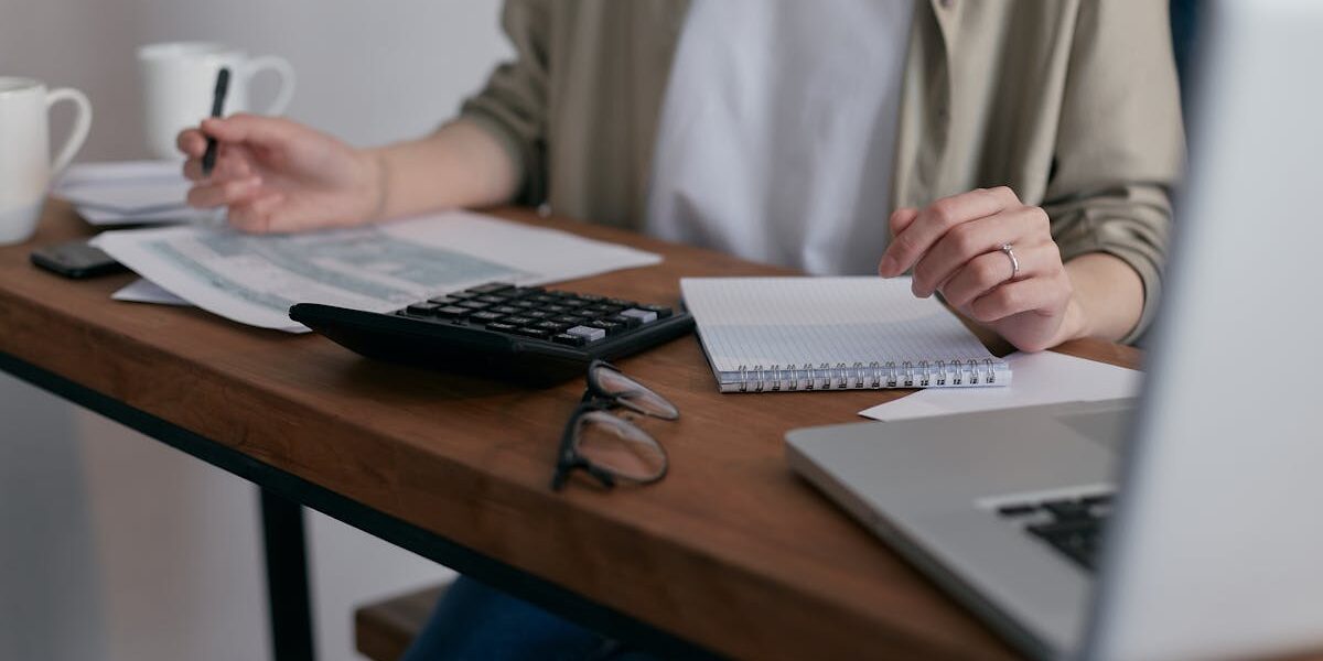 découvrez notre service d'avocat spécialisé en fiscalité pour vous accompagner dans la gestion de vos litiges fiscaux, l'optimisation de votre situation financière et la défense de vos droits face à l'administration fiscale.