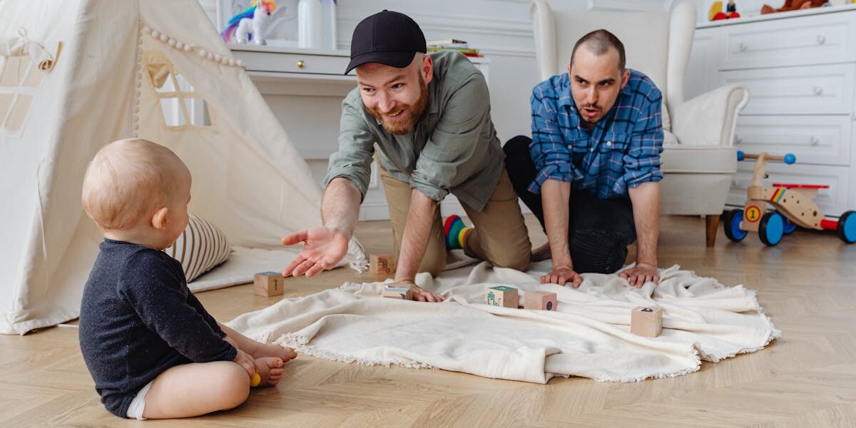 découvrez nos conseils et ressources pour réussir le co-parenting : une parentalité partagée épanouie, une communication harmonieuse et le bien-être de votre enfant au cœur de chaque étape.