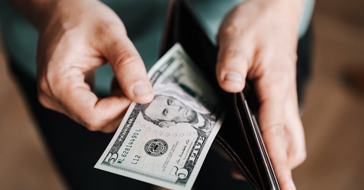 découvrez la définition et le fonctionnement du paiement compensatoire, une indemnisation financière visant à équilibrer une perte ou une différence subie dans un contrat ou une situation juridique.