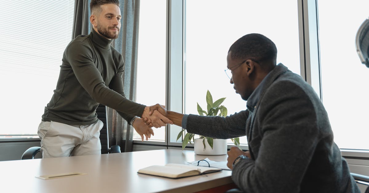 découvrez ce qu'est un faux contrat de travail, comment les identifier, les risques encourus et les conseils pour éviter les arnaques liées aux faux documents d'emploi.
