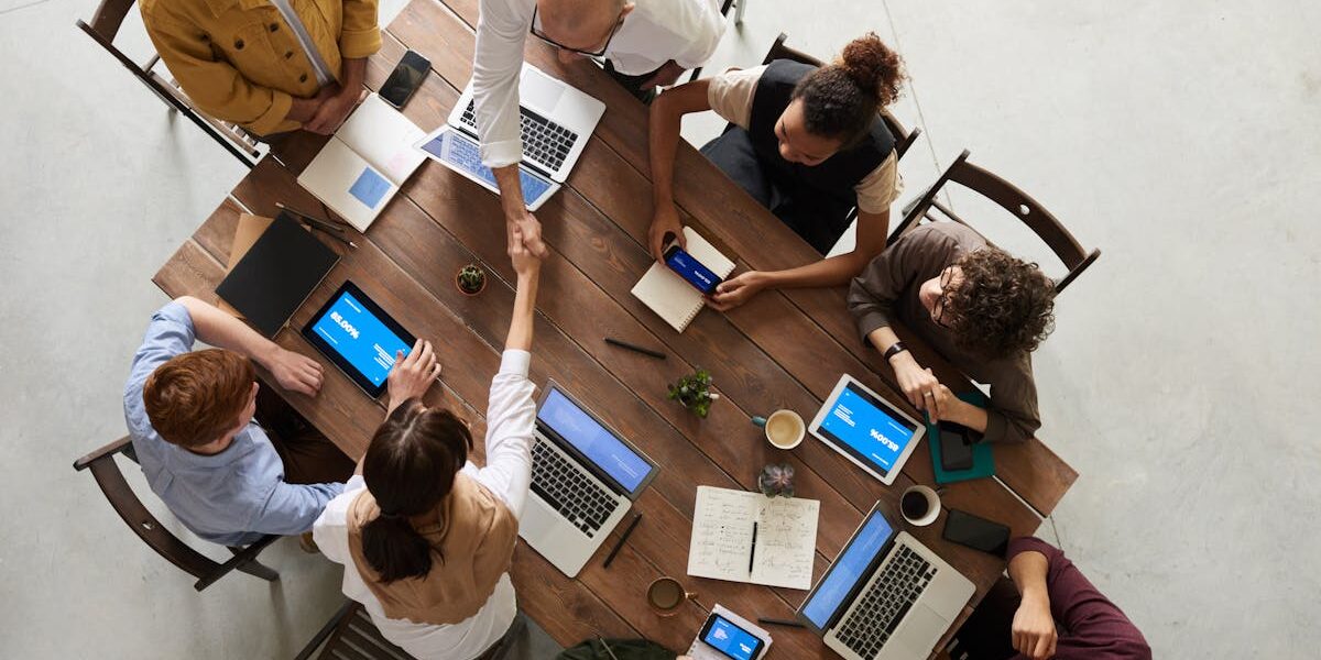 découvrez tout ce qu'il faut savoir sur le 'fee agreement' : définition, fonctionnement, conseils pour rédiger un accord d'honoraires clair et protéger vos intérêts en cas de prestation de services.