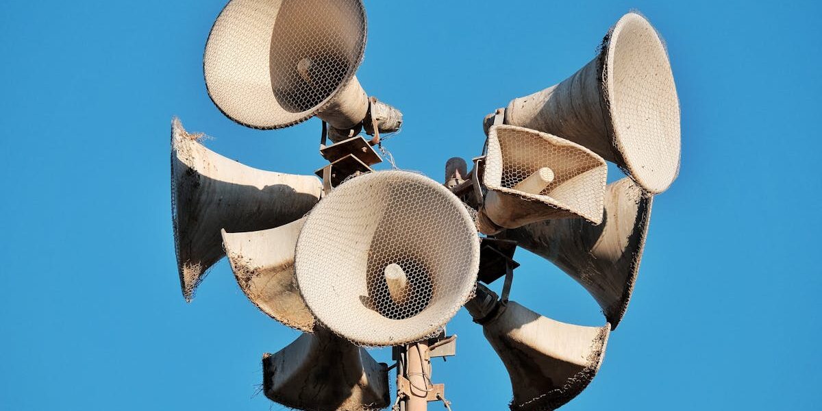 découvrez les causes, effets et solutions à la pollution sonore. informez-vous sur l'impact du bruit sur la santé et l'environnement, ainsi que sur les moyens de réduire la nuisance sonore au quotidien.