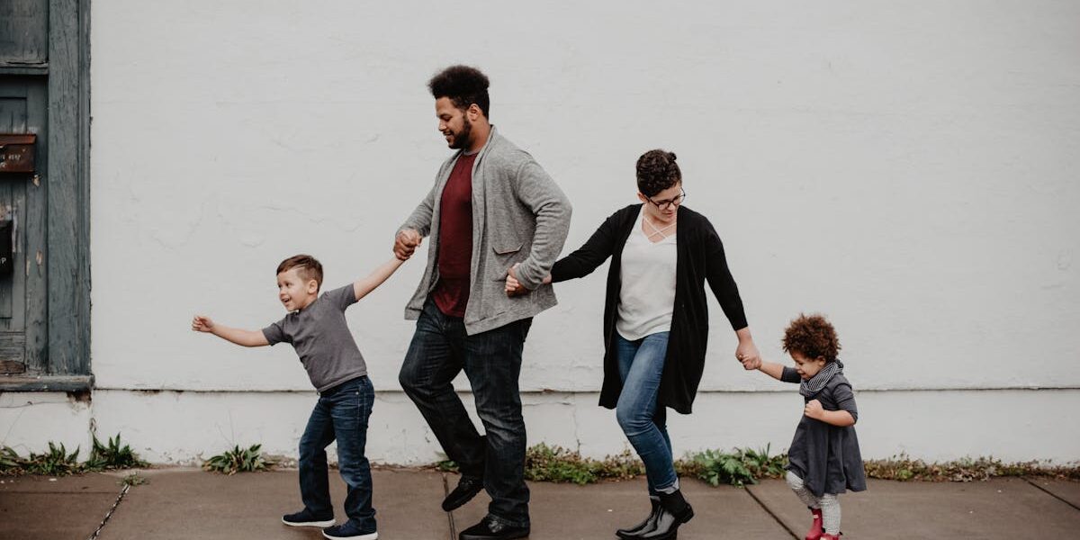découvrez les enjeux de la plainte pour aliénation parentale, un phénomène complexe qui impacte les relations familiales et le bien-être des enfants. apprenez comment reconnaître ses signes et les démarches pour y remédier, tout en protégeant les droits des parents et l'intérêt supérieur de l'enfant.