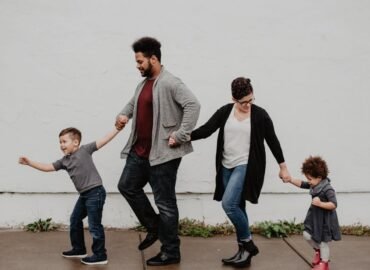 découvrez les enjeux de la plainte pour aliénation parentale, un phénomène complexe qui impacte les relations familiales et le bien-être des enfants. apprenez comment reconnaître ses signes et les démarches pour y remédier, tout en protégeant les droits des parents et l'intérêt supérieur de l'enfant.
