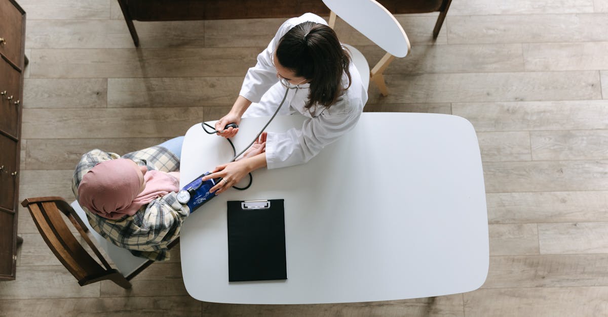 tout savoir sur l’avis d’arrêt de travail : obligations, délais d’envoi, modèles et exemples pour prévenir votre employeur et l’assurance maladie.
