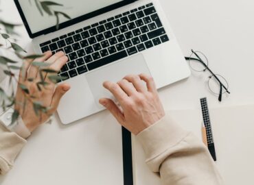 découvrez comment surmonter la stagnation de carrière, identifier ses causes et trouver des solutions pratiques pour relancer votre évolution professionnelle.