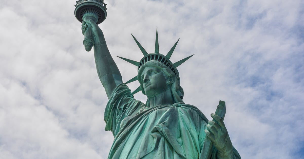 découvrez la signification de l’émancipation, son histoire et ses enjeux dans la société moderne. apprenez comment l’émancipation transforme les vies et les droits individuels.