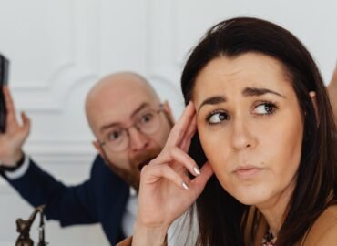 découvrez tout ce qu'il faut savoir sur la médiation : définition, principes, avantages et rôle du médiateur pour résoudre efficacement les conflits à l’amiable.