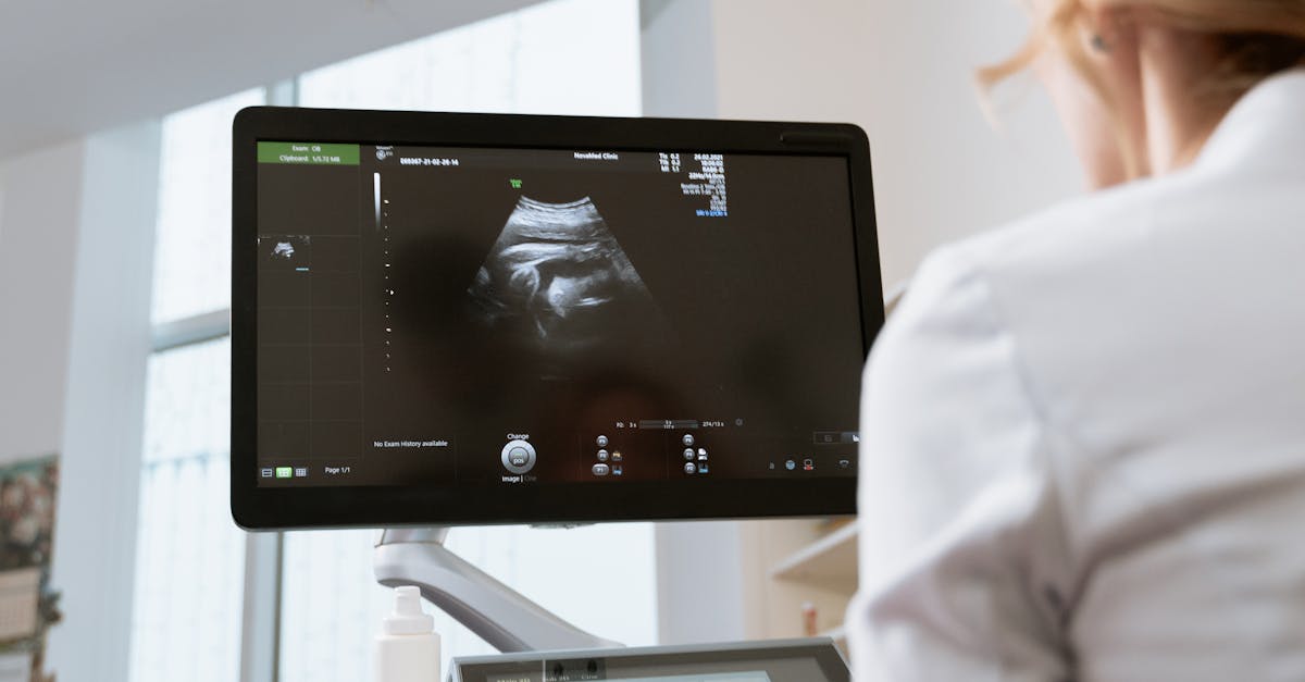 prenez rendez-vous pour une consultation médicale avec nos professionnels de santé qualifiés. diagnostic, conseils et suivi médical personnalisé pour votre bien-être.