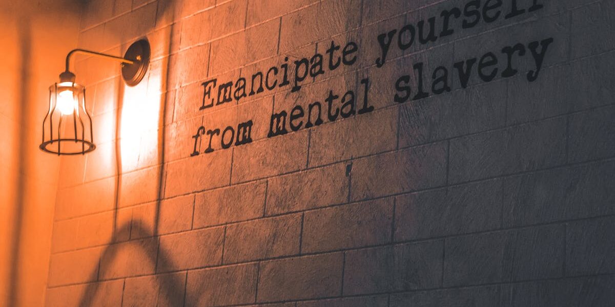 découvrez ce qu'est l'émancipation des mineurs : conditions, démarches et conséquences juridiques pour les jeunes souhaitant acquérir leur indépendance avant la majorité.