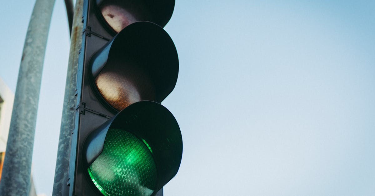 découvrez la médiation en droit public : une solution alternative pour résoudre les litiges impliquant des administrations, collectivités et usagers, favorisant le dialogue et des accords à l’amiable efficaces.