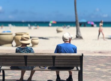 préparez votre retraite en toute sérénité : conseils, stratégies d’épargne et astuces pour bien planifier votre avenir financier et profiter pleinement de votre retraite.
