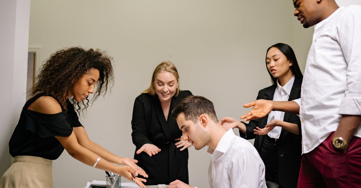découvrez tout ce qu'il faut savoir sur le harcèlement au travail : définitions, exemples, conséquences et conseils pour le prévenir et agir efficacement en entreprise.