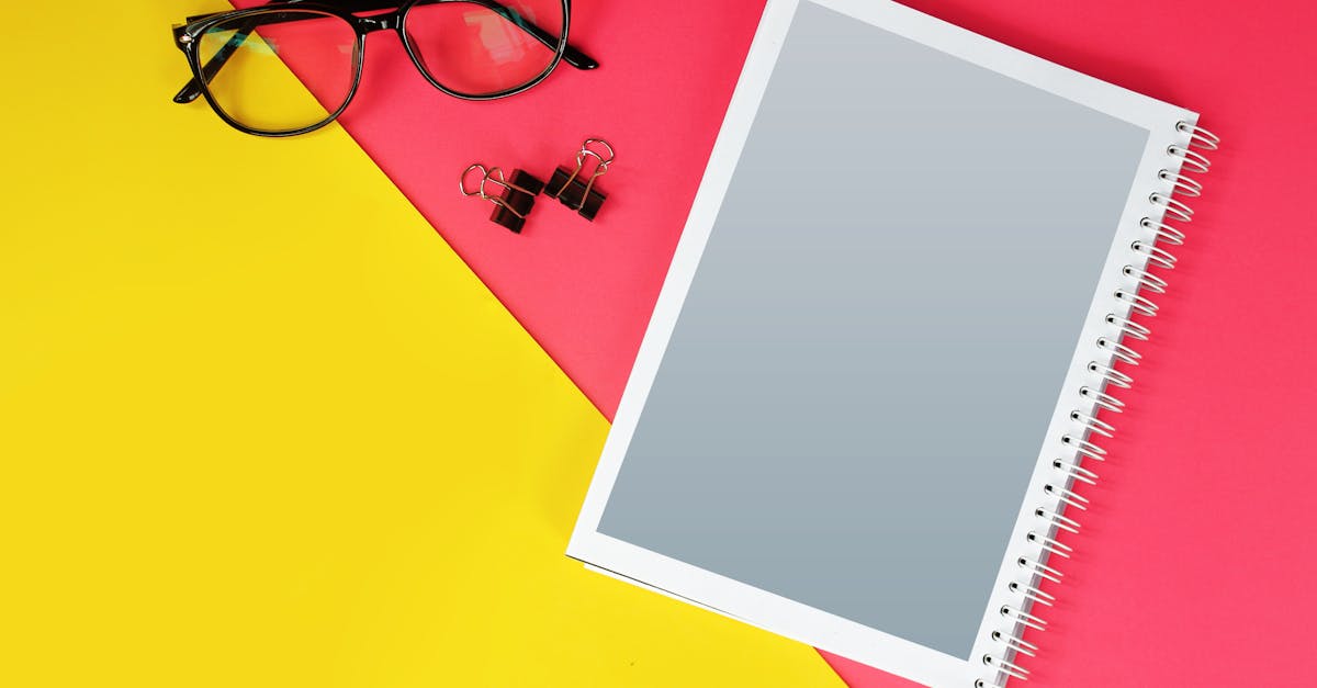 découvrez les enjeux des romances au travail : conseils, avantages, risques et bonnes pratiques pour naviguer une relation amoureuse sur le lieu de travail en toute sérénité.