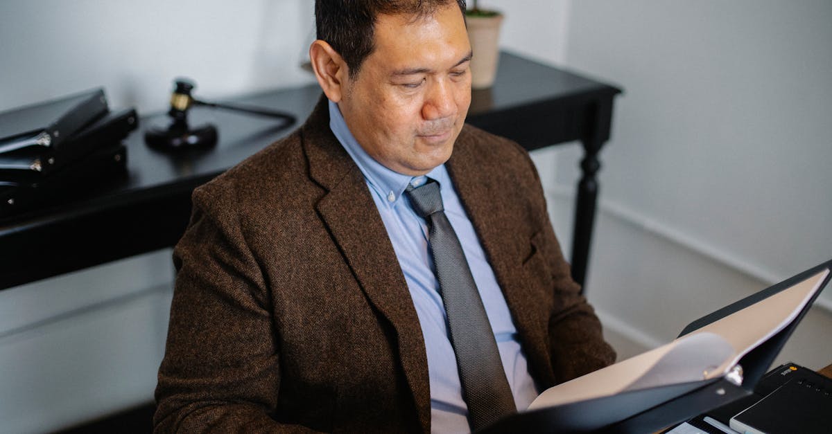 découvrez le droit administratif : principes, sources, jurisprudence et rôle dans la régulation des relations entre l’administration et les citoyens. approfondissez vos connaissances sur ce pilier fondamental du droit public.