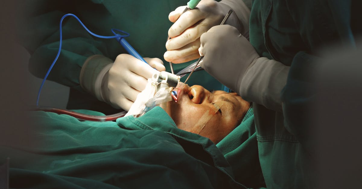 découvrez les conséquences d'une chirurgie esthétique ratée, les erreurs à éviter et les solutions pour corriger une opération plastique qui n'a pas donné les résultats attendus.