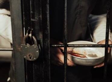 découvrez tout ce qu'il faut savoir sur la custody : définition, importance, types de services de conservation et bonnes pratiques pour sécuriser vos actifs financiers ou numériques.