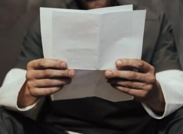 découvrez tout ce qu'il faut savoir sur la tutelle légale (guardianship) : démarches, droits, responsabilités et conseils pour protéger les intérêts des personnes vulnérables.