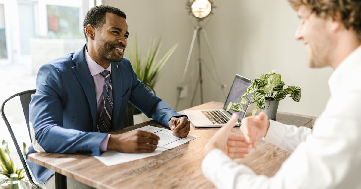 trouvez toutes les informations essentielles sur l'assurance : types de polices, conseils pour choisir la meilleure couverture et astuces pour économiser sur vos contrats d'assurance.